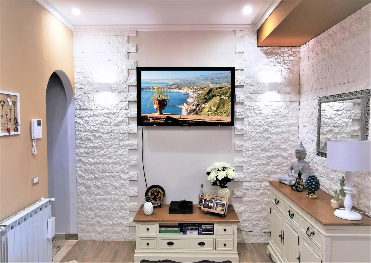 Casa Le Maioliche Appartement Giardini-Naxos Buitenkant foto