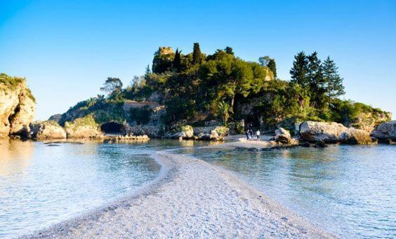 Casa Le Maioliche Appartement Giardini-Naxos Buitenkant foto