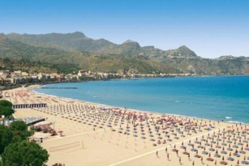 Casa Le Maioliche Appartement Giardini-Naxos Buitenkant foto