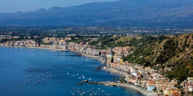 Casa Le Maioliche Appartement Giardini-Naxos Buitenkant foto